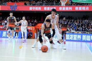 开云团队-附加赛掀翻辽篮！年轻球员挑大梁，山东男篮青训成果如何兑现？
